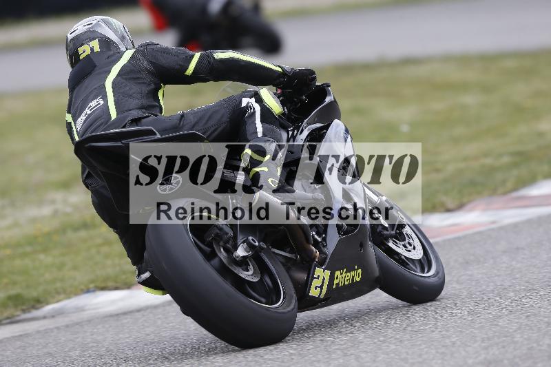 /Archiv-2025/06 18.04.2025 Speer Racing ADR/Gruppe gelb/backside